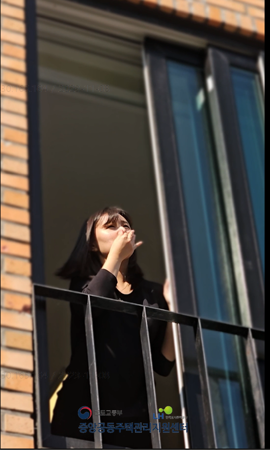 [최우수작] 발 없는 연기 천리 갑니다